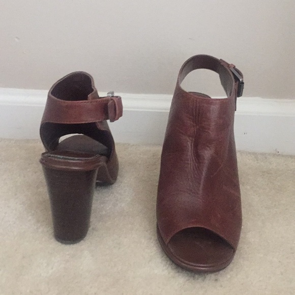 Ralph Lauren chocolate brown heels - Picture 3 of 4